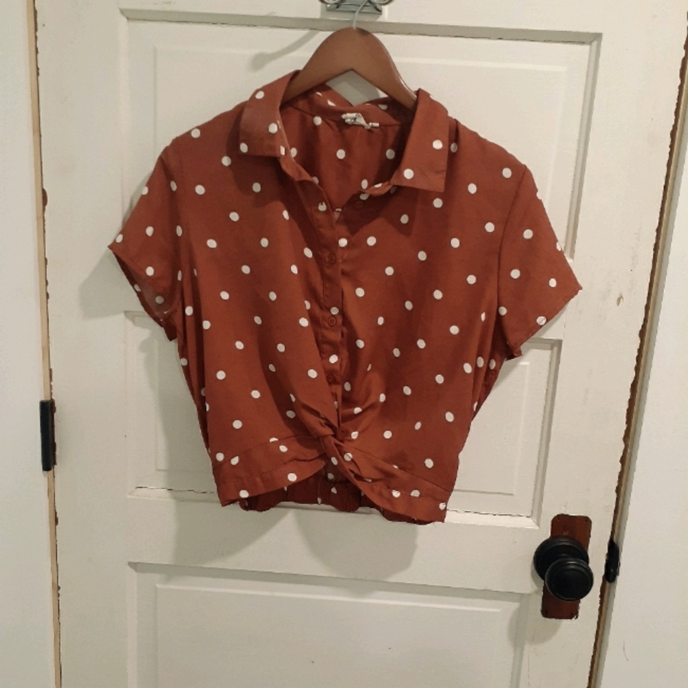 Cropped tie top button up